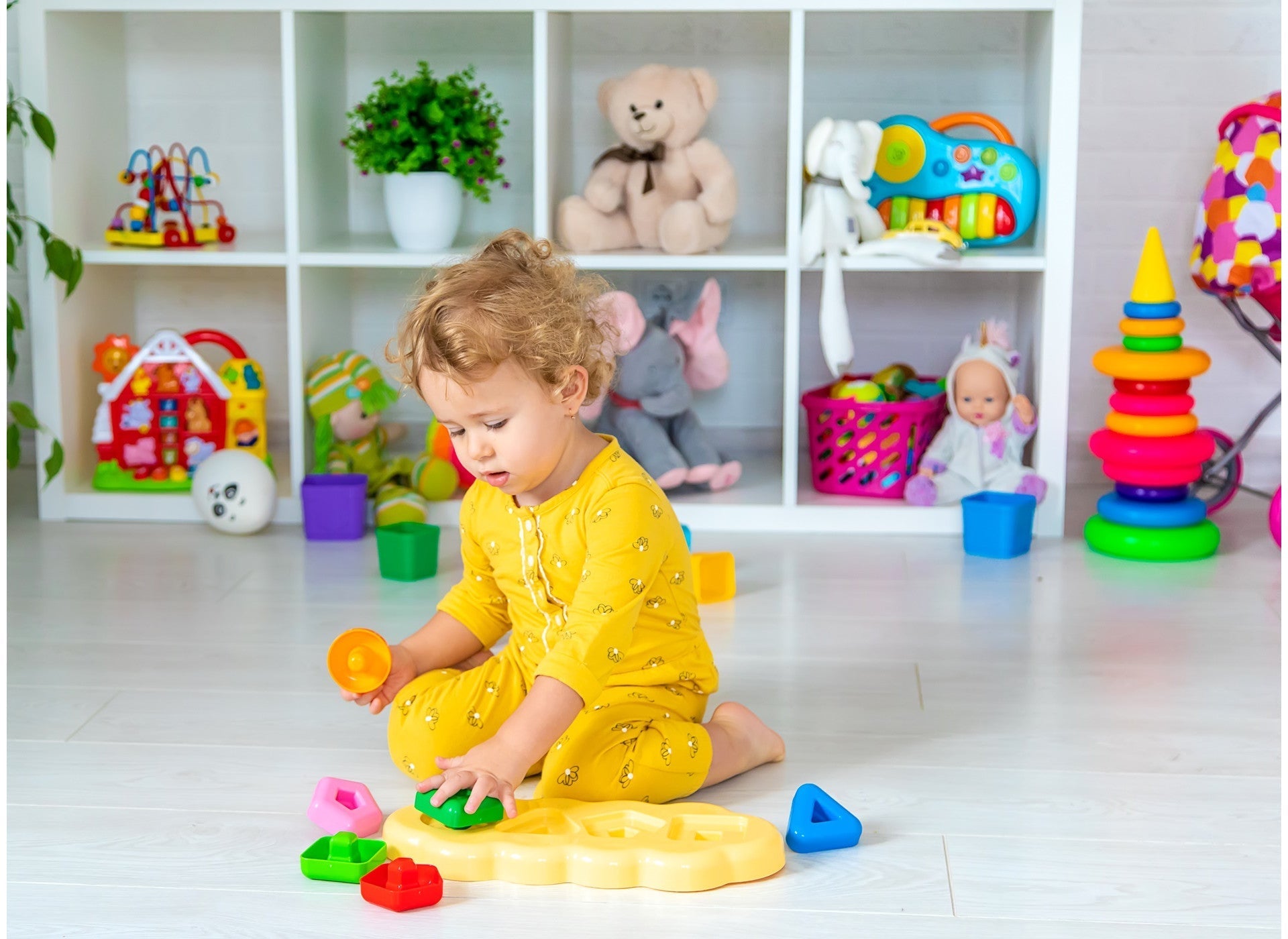 Juguetes Montessori para niños de 2 años: claves para elegir un juguete educativo adecuado