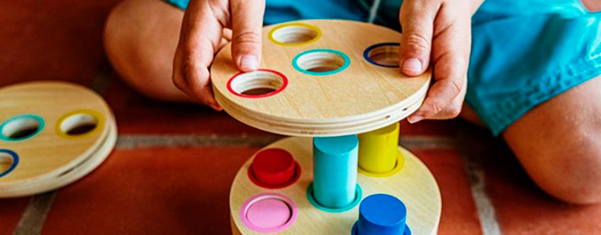 Cómo elegir los mejores materiales Montessori para tu hogar