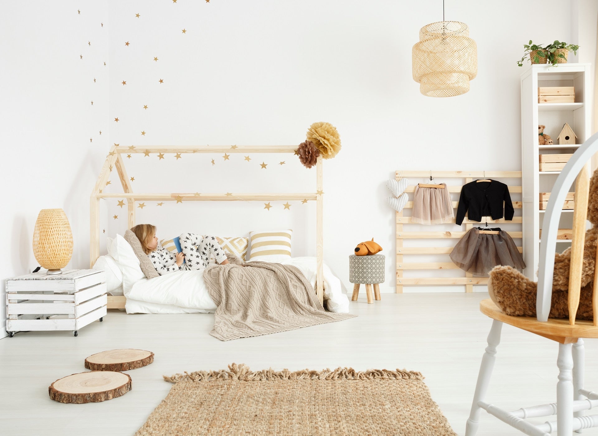Muebles Montessori necesarios para un dormitorio infantil adaptado y funcional