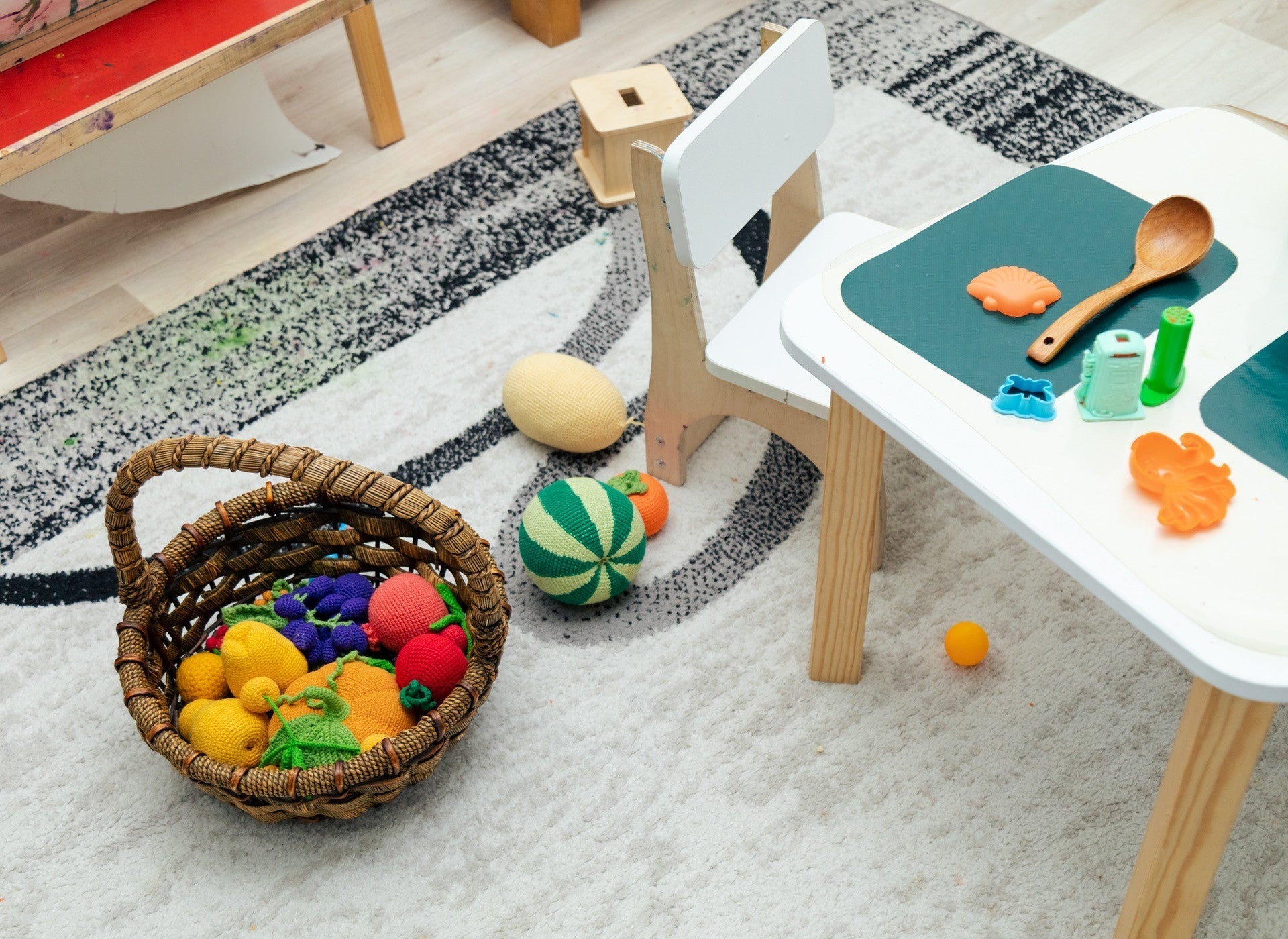 Cómo organizar rincones Montessori para favorecer la autonomía infantil