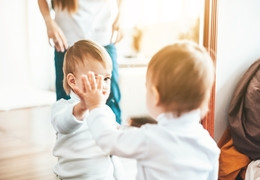 Espejo de bebé Montessori: Beneficios y usos en el desarrollo infantil